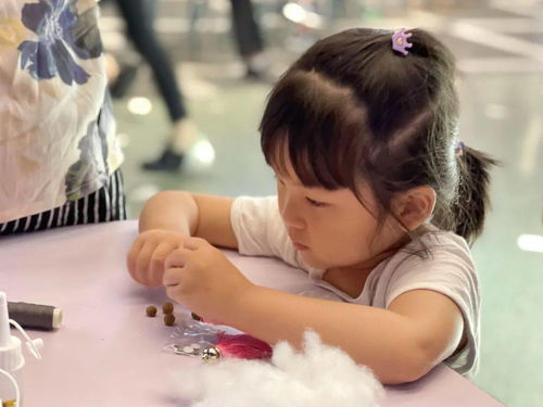 红me南翔印象城党群服务站匠心坊首场活动 数据处理与存储支持服务开启便民新篇章